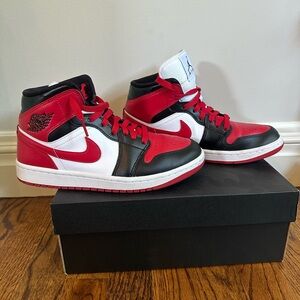 Nike Air Jordan 1 Midd Sz 7.5